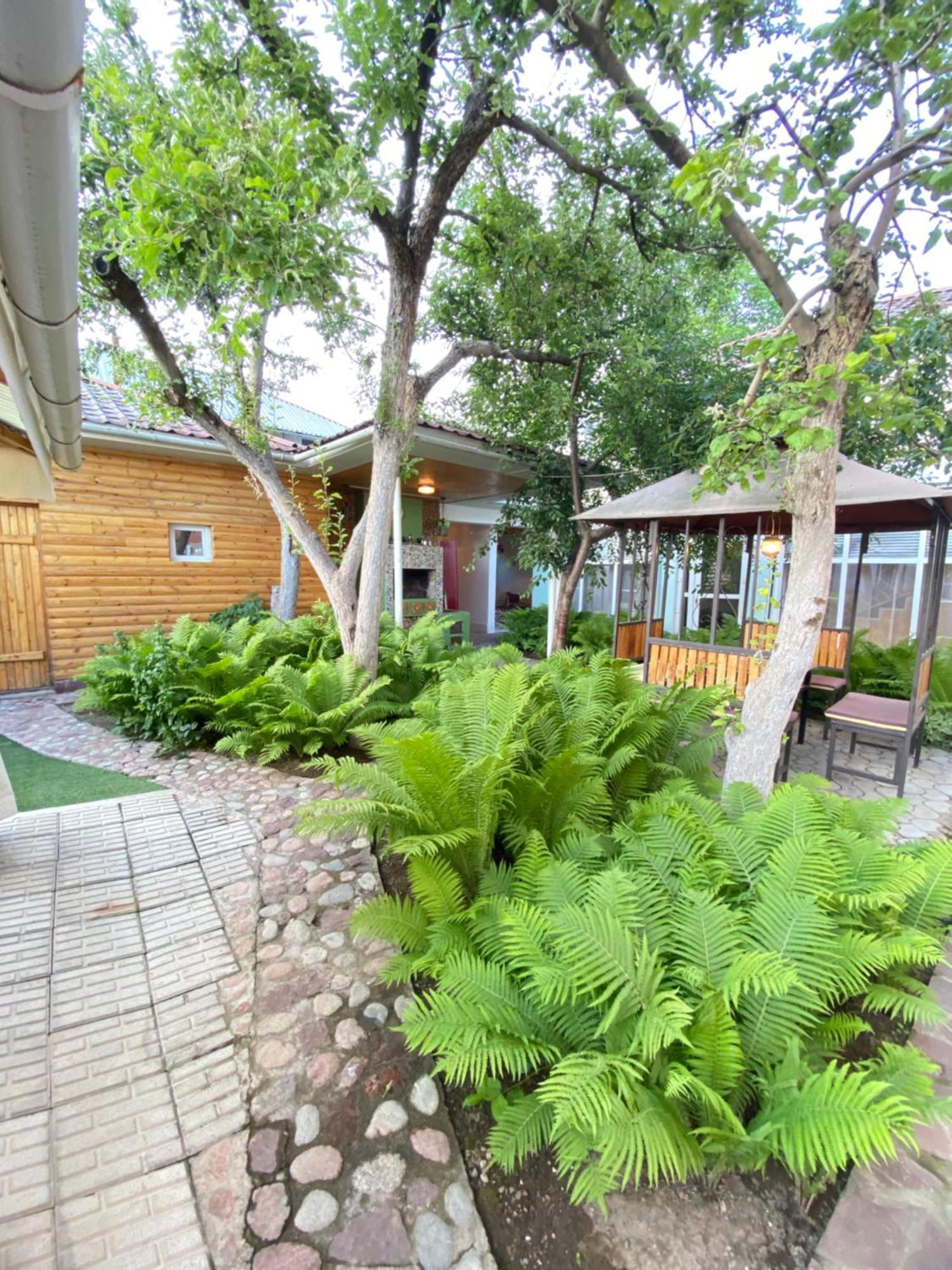 Osobyi Guest House 乔尔蓬阿塔 外观 照片