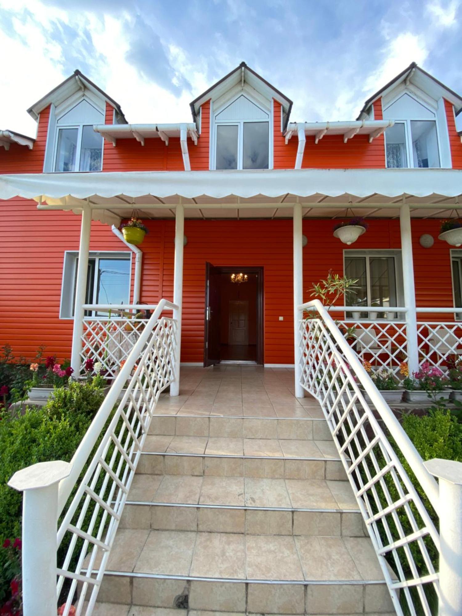 Osobyi Guest House 乔尔蓬阿塔 外观 照片