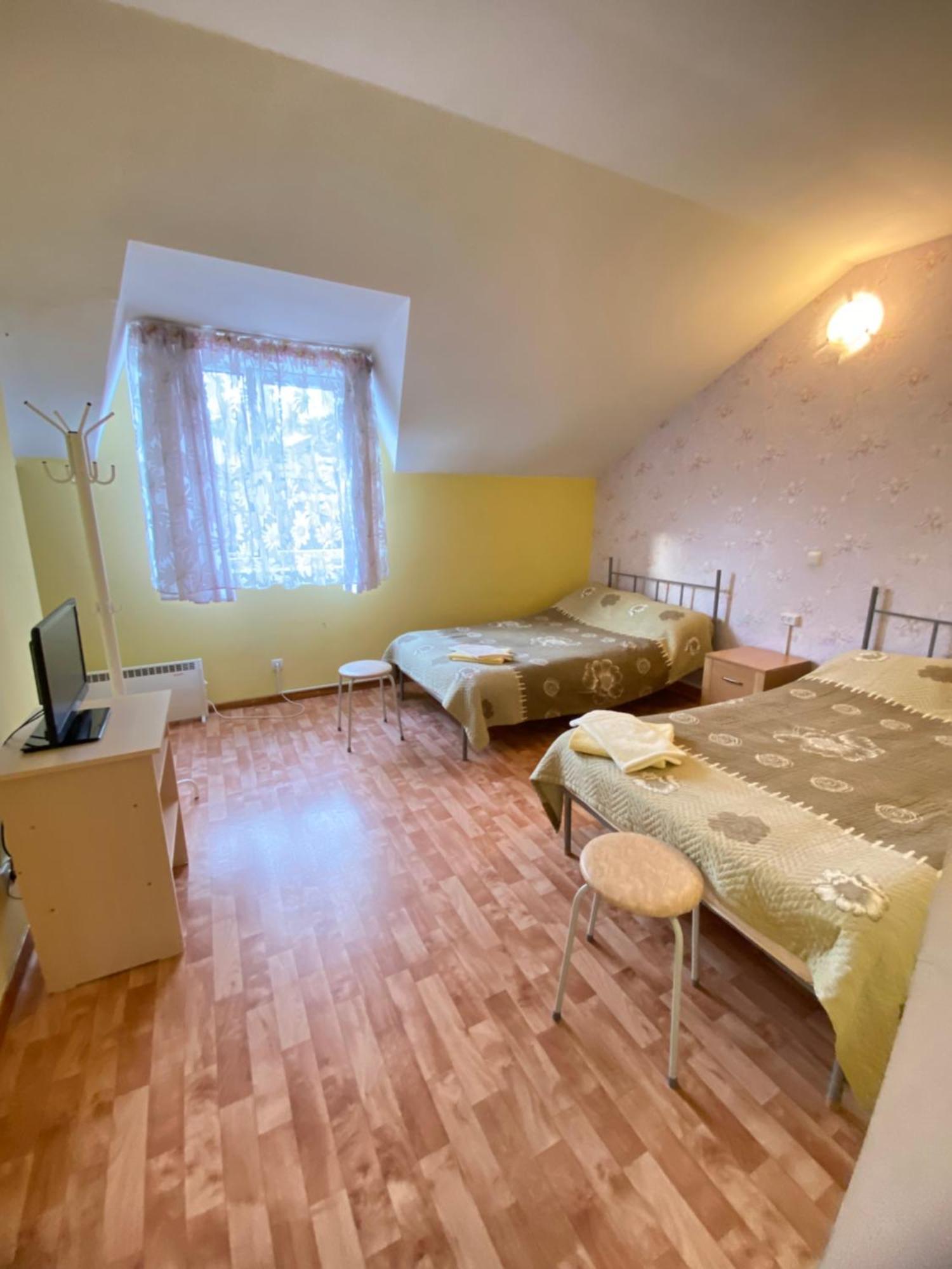 Osobyi Guest House 乔尔蓬阿塔 外观 照片